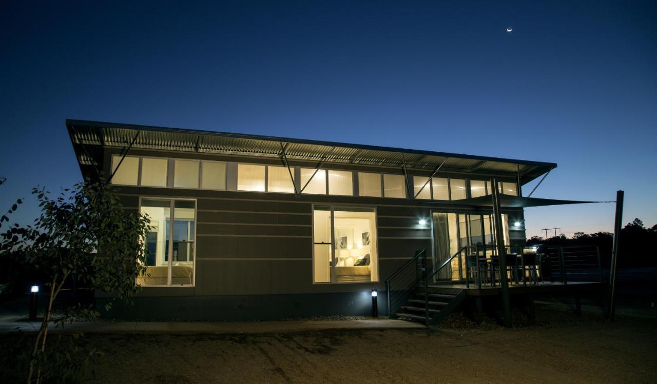 Savannah Cabins, Taronga Western Plains Zoo ดับโบ ภายนอก รูปภาพ