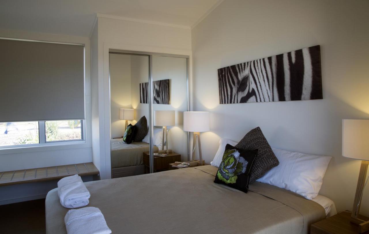 Savannah Cabins, Taronga Western Plains Zoo ดับโบ ภายนอก รูปภาพ